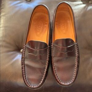 Tods Womens maroon loafer’s size 7